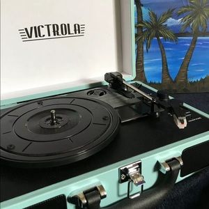 VICTROLA 3 SPEED TURNTABLE RECORD PLAYER